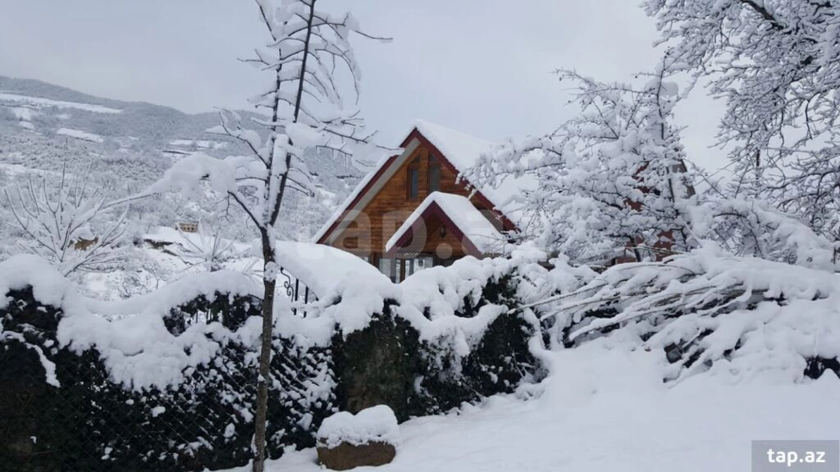 Kirayə verilir 3 otaqlı həyət evi