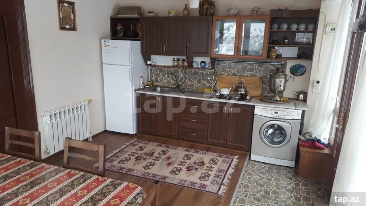 Kirayə verilir 3 otaqlı həyət evi