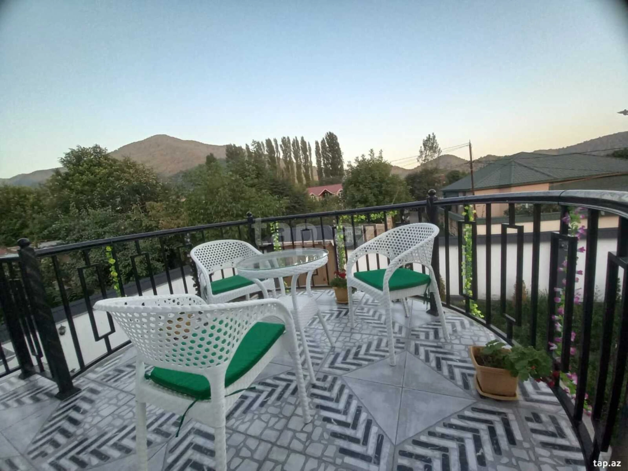 Kirayə verilir 5 otaqlı həyət evi