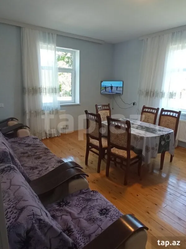 Kirayə verilir 3 otaqlı həyət evi
