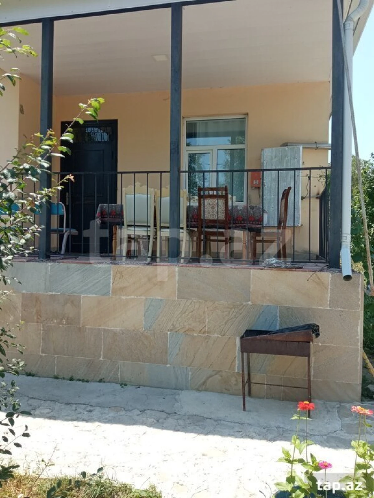 Kirayə verilir 3 otaqlı həyət evi