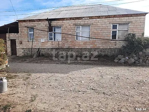 Satılır 5 otaqlı həyət evi