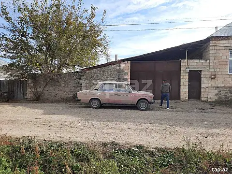 Satılır 5 otaqlı həyət evi