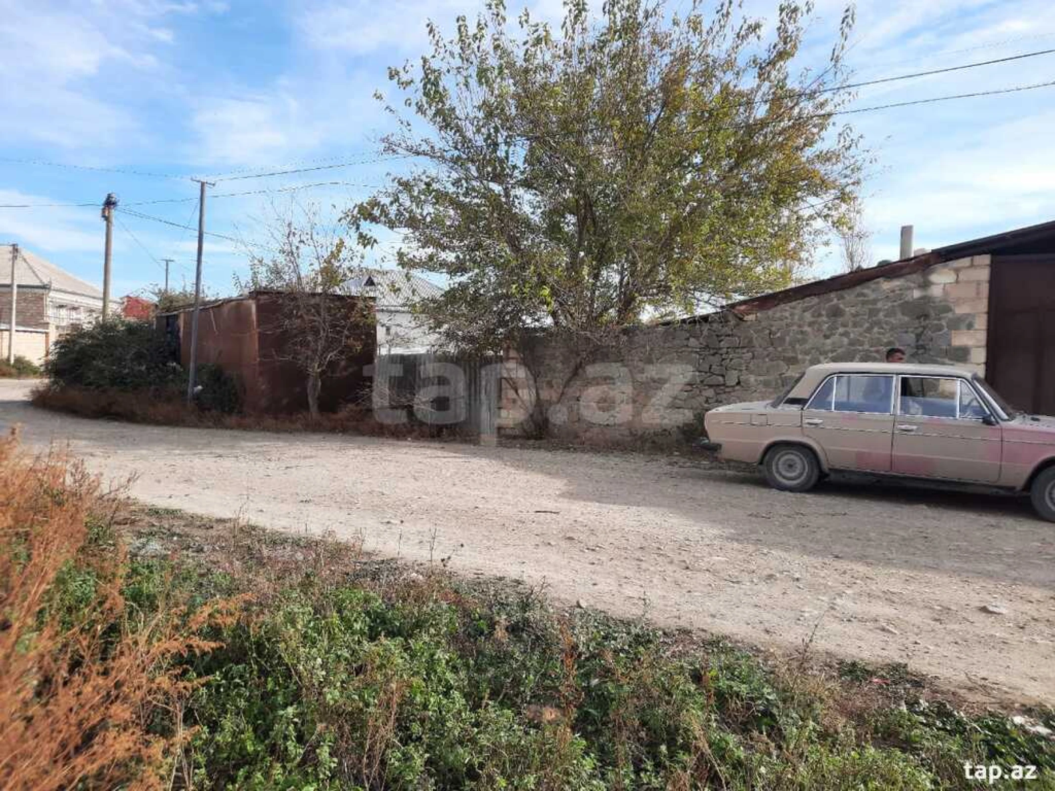 Satılır 5 otaqlı həyət evi