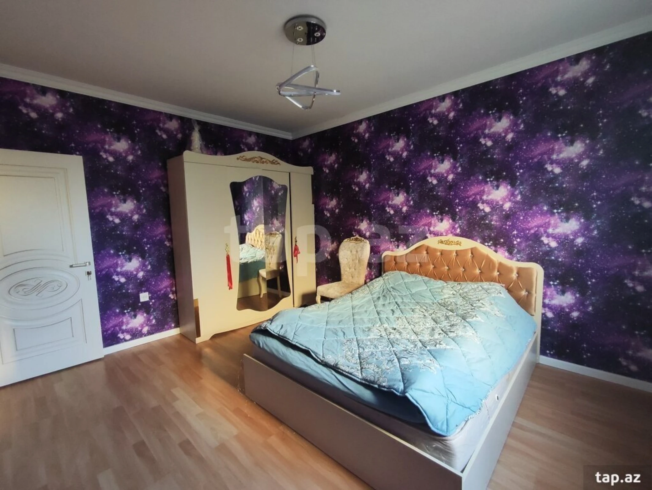 Satılır 4 otaqlı həyət evi