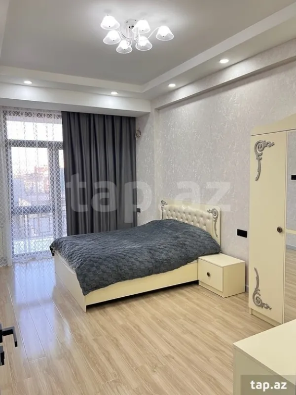 Kirayə verilir 3 otaqlı yeni tikili 105 m²