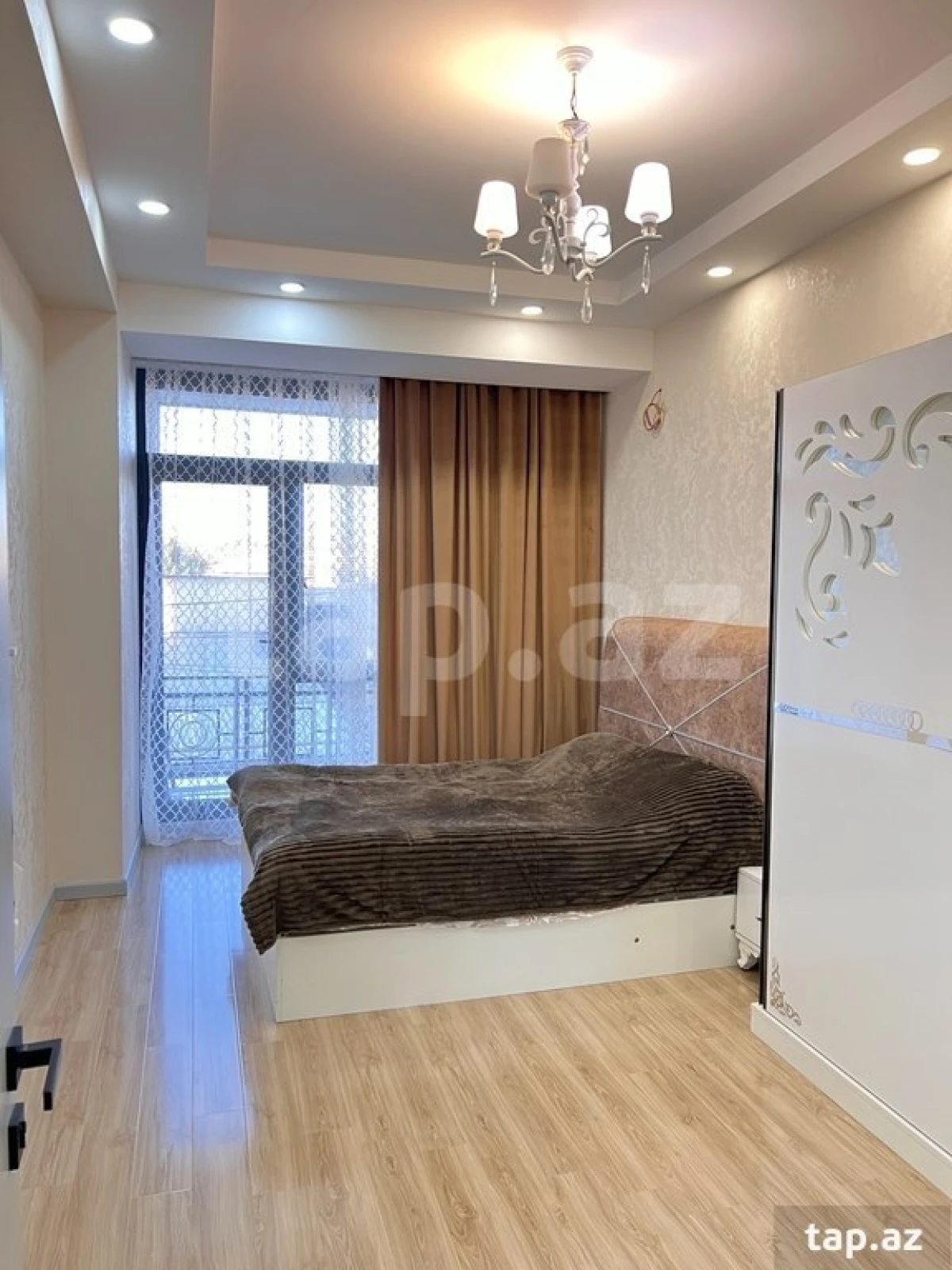 Kirayə verilir 3 otaqlı yeni tikili 105 m²