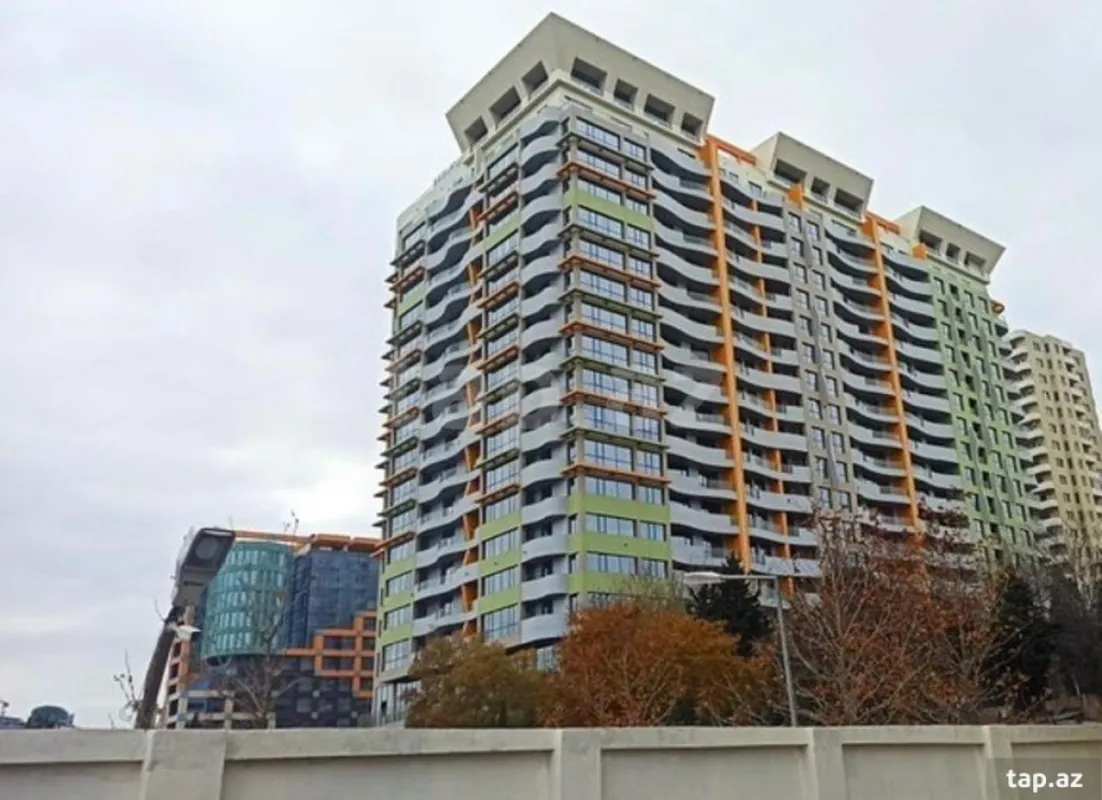 Satılır 2 otaqlı yeni tikili 128 m²