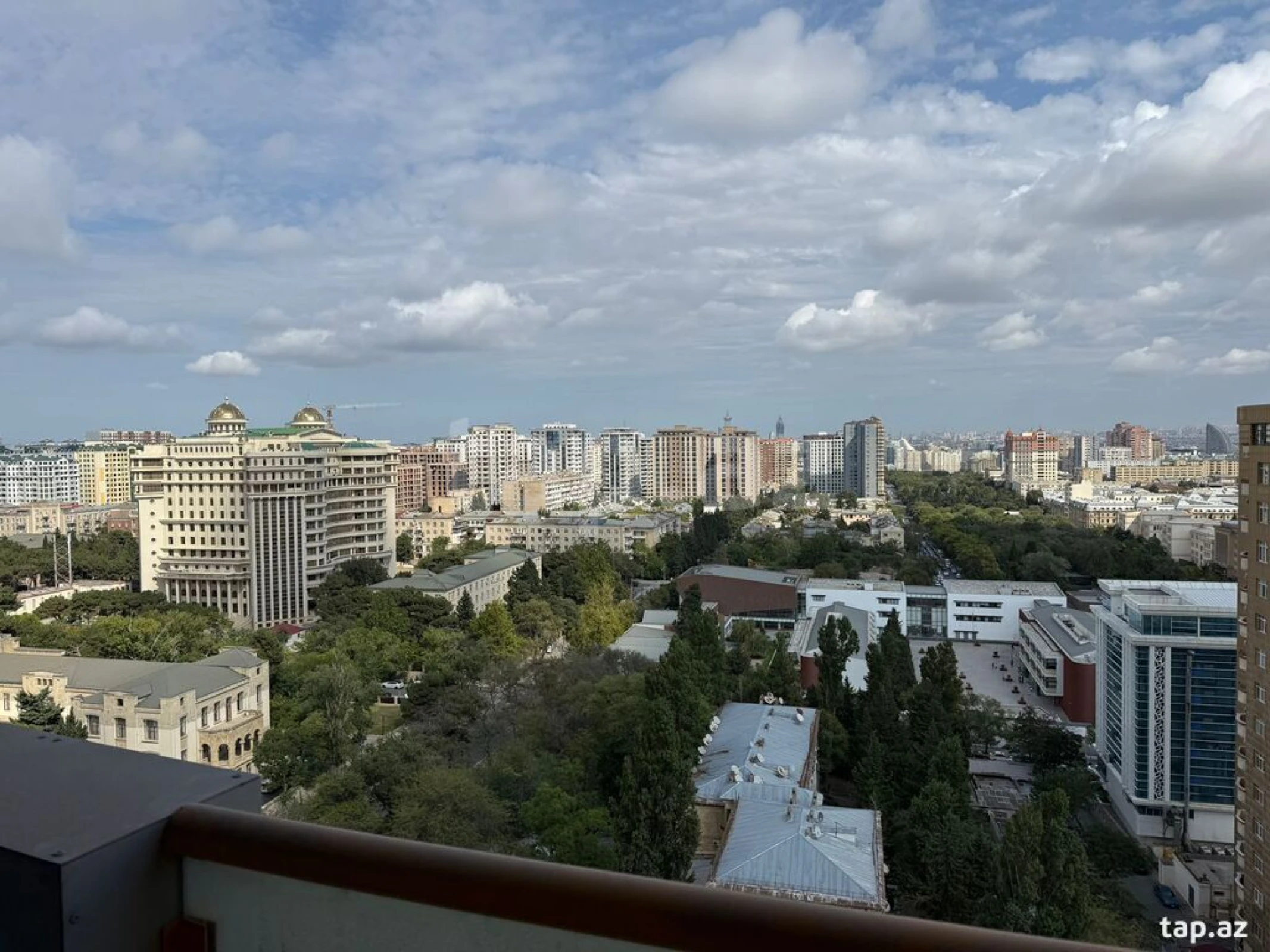 Satılır 2 otaqlı yeni tikili 128 m²