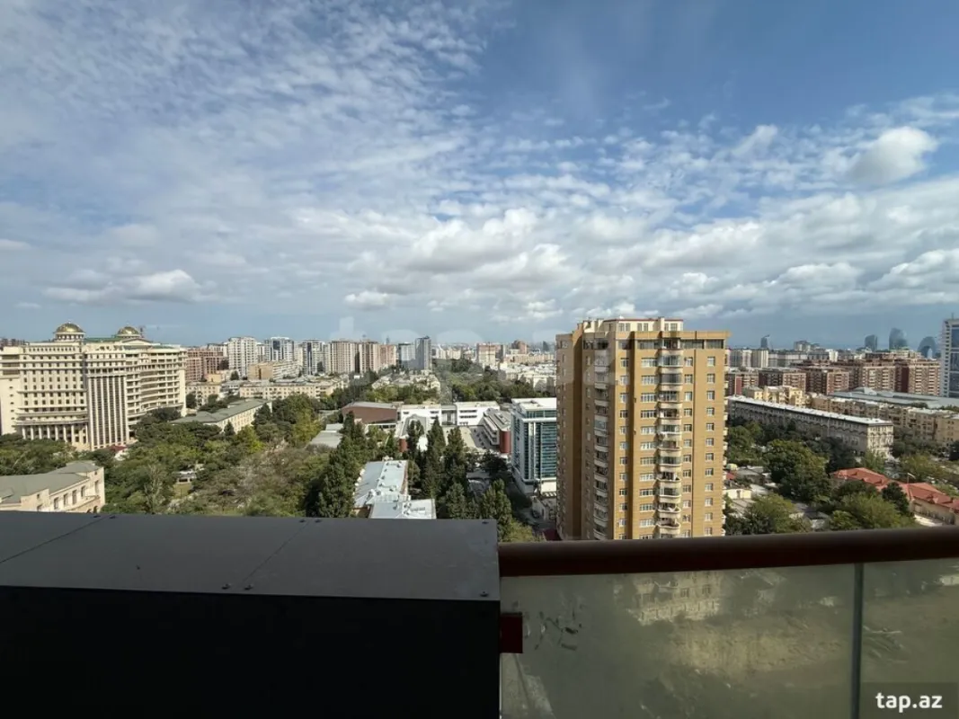 Satılır 2 otaqlı yeni tikili 128 m²