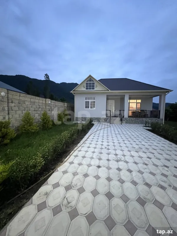 Satılır 3 otaqlı həyət evi