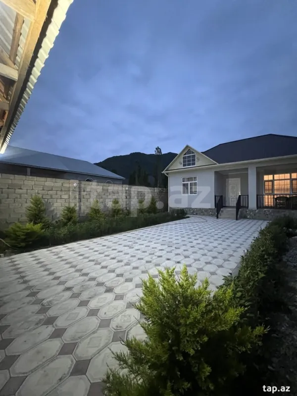 Satılır 3 otaqlı həyət evi