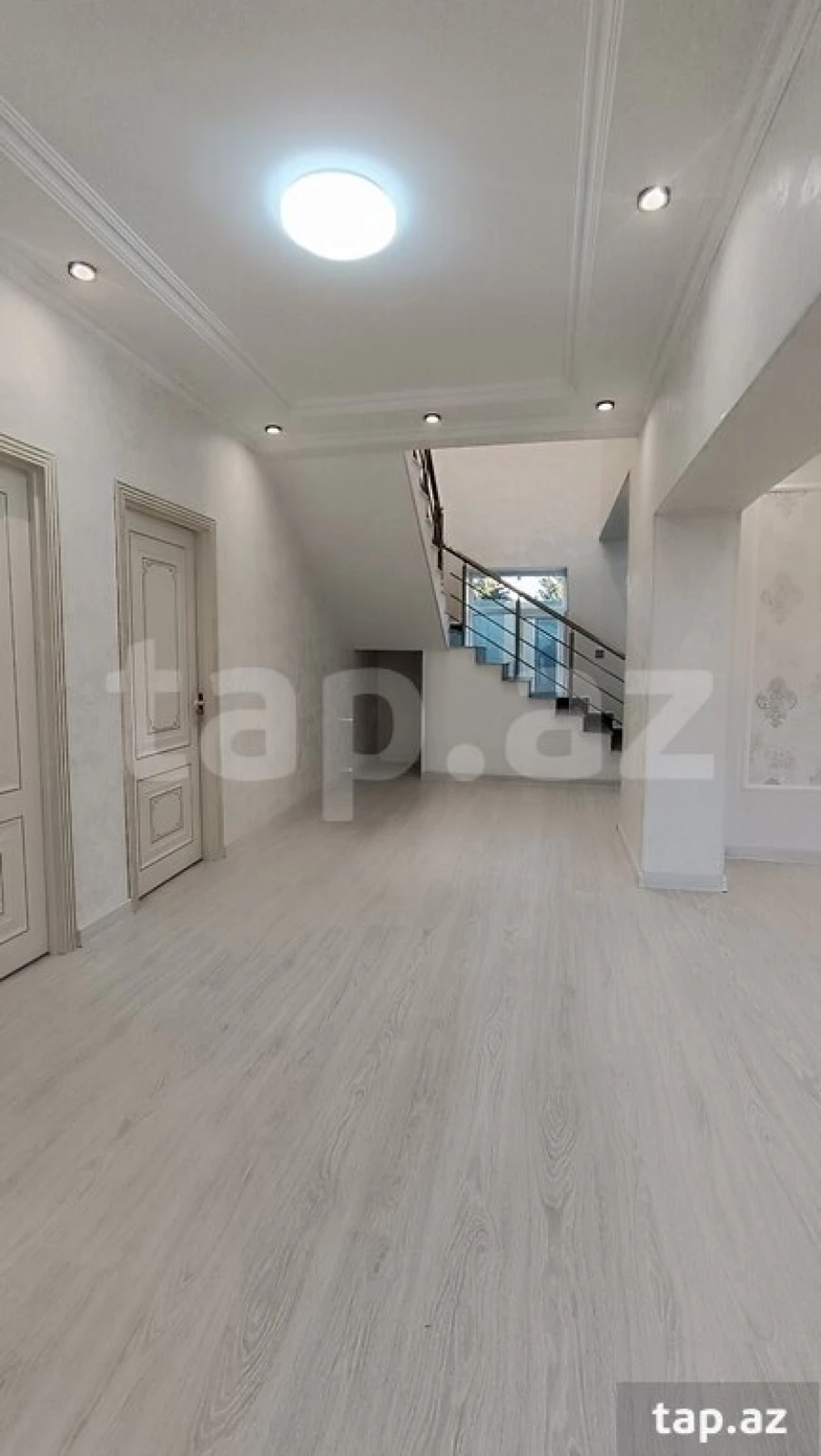 Satılır 6 otaqlı həyət evi