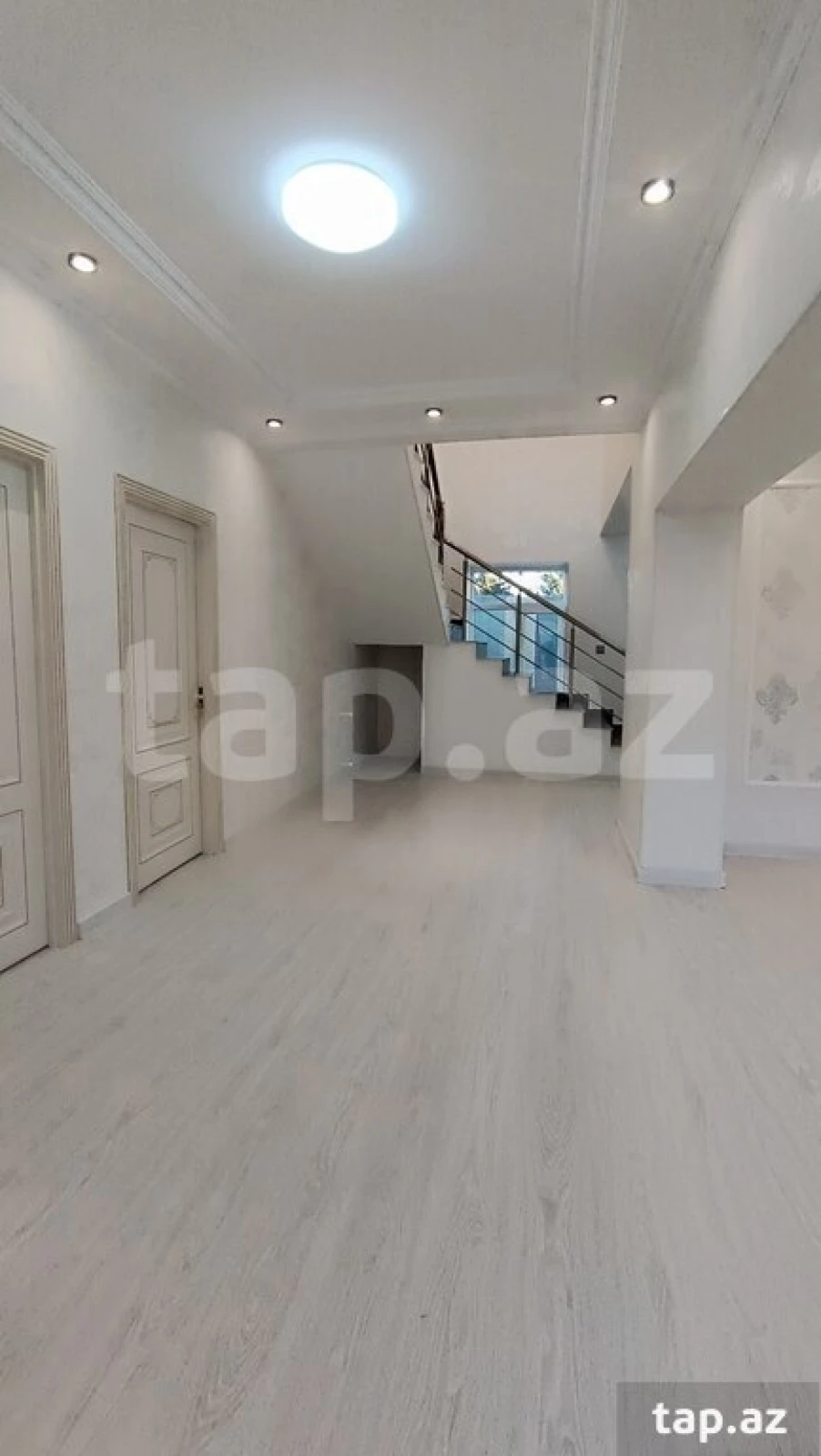 Satılır 6 otaqlı həyət evi