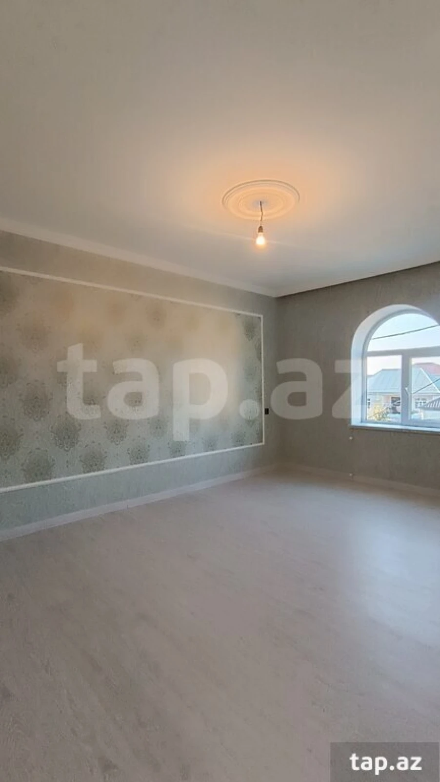 Satılır 6 otaqlı həyət evi