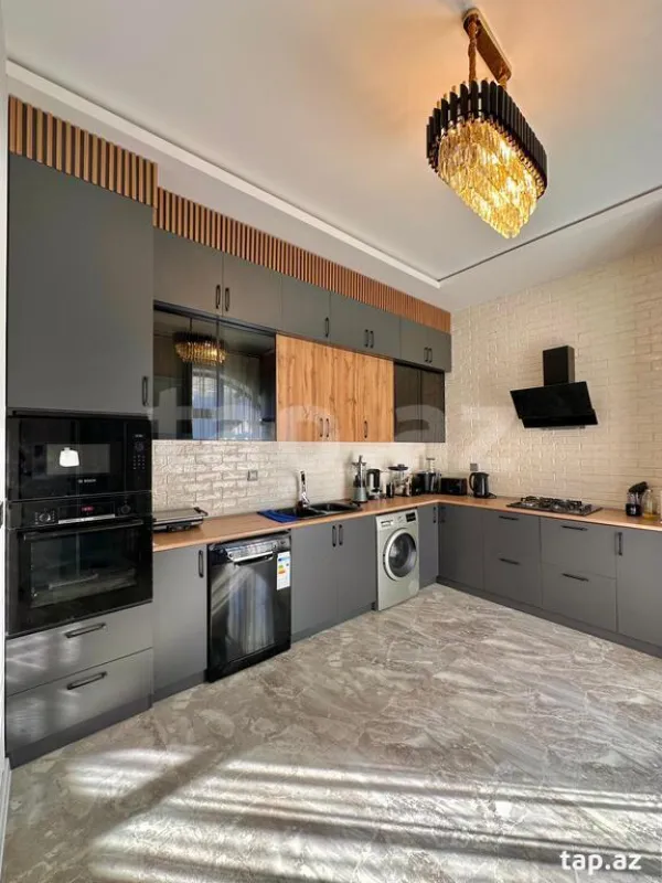 Satılır 5 otaqlı həyət evi