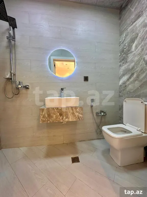 Satılır 5 otaqlı həyət evi