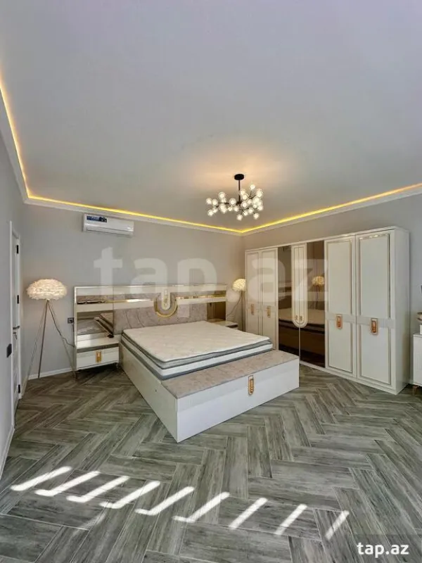 Satılır 5 otaqlı həyət evi