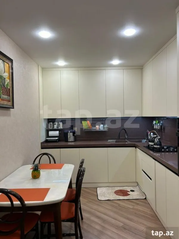 Kirayə verilir 3 otaqlı mənzil 110 m²