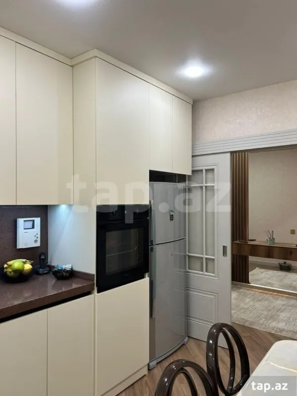 Kirayə verilir 3 otaqlı mənzil 110 m²