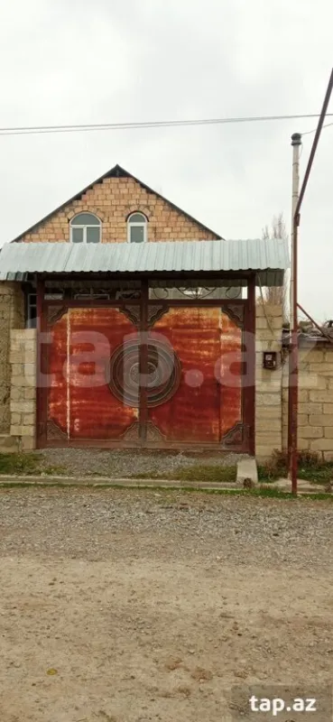 Satılır 4 otaqlı həyət evi
