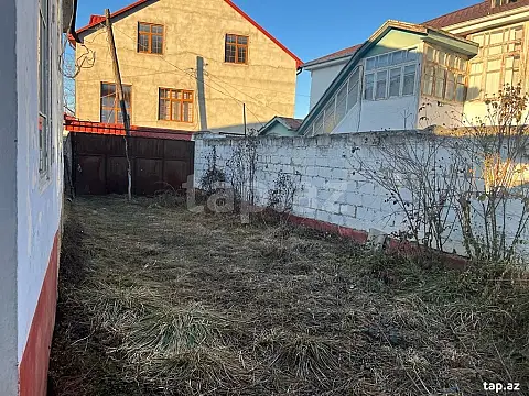 Satılır 4 otaqlı həyət evi