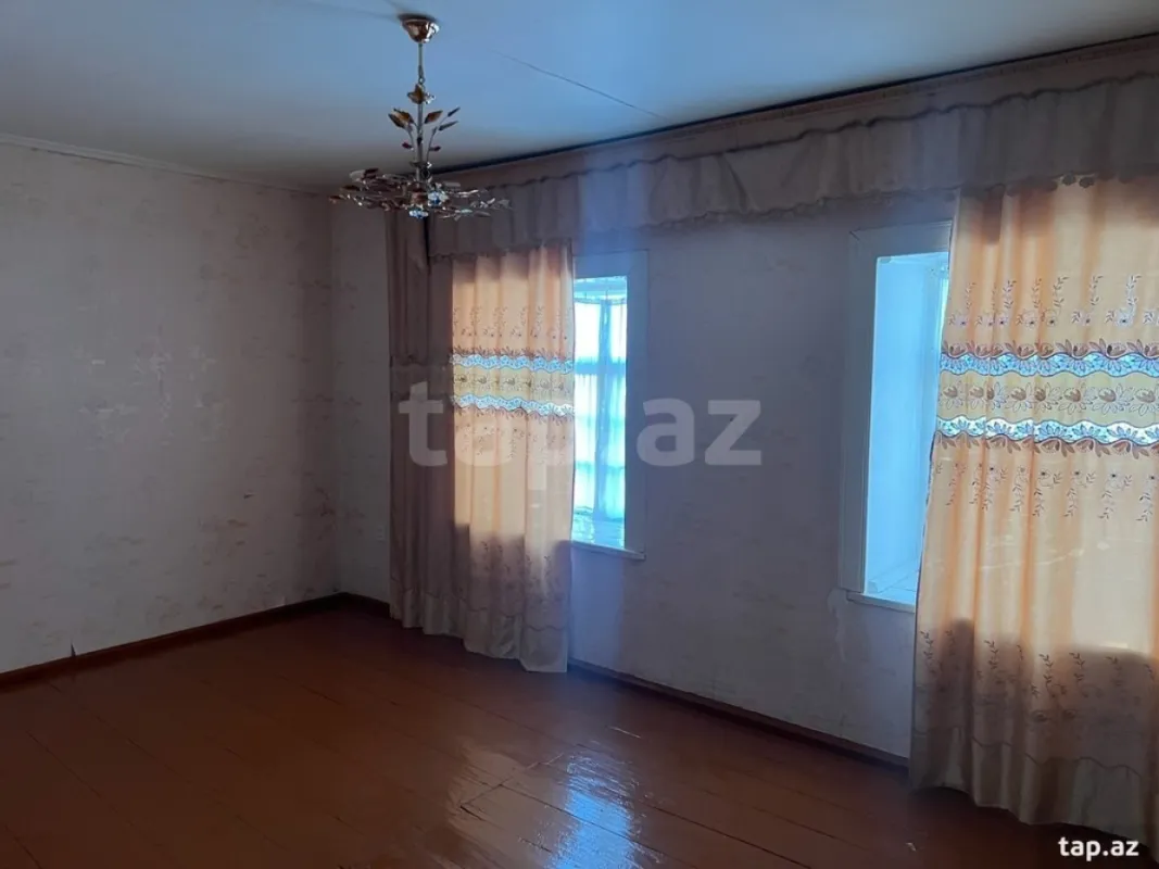 Satılır 4 otaqlı həyət evi