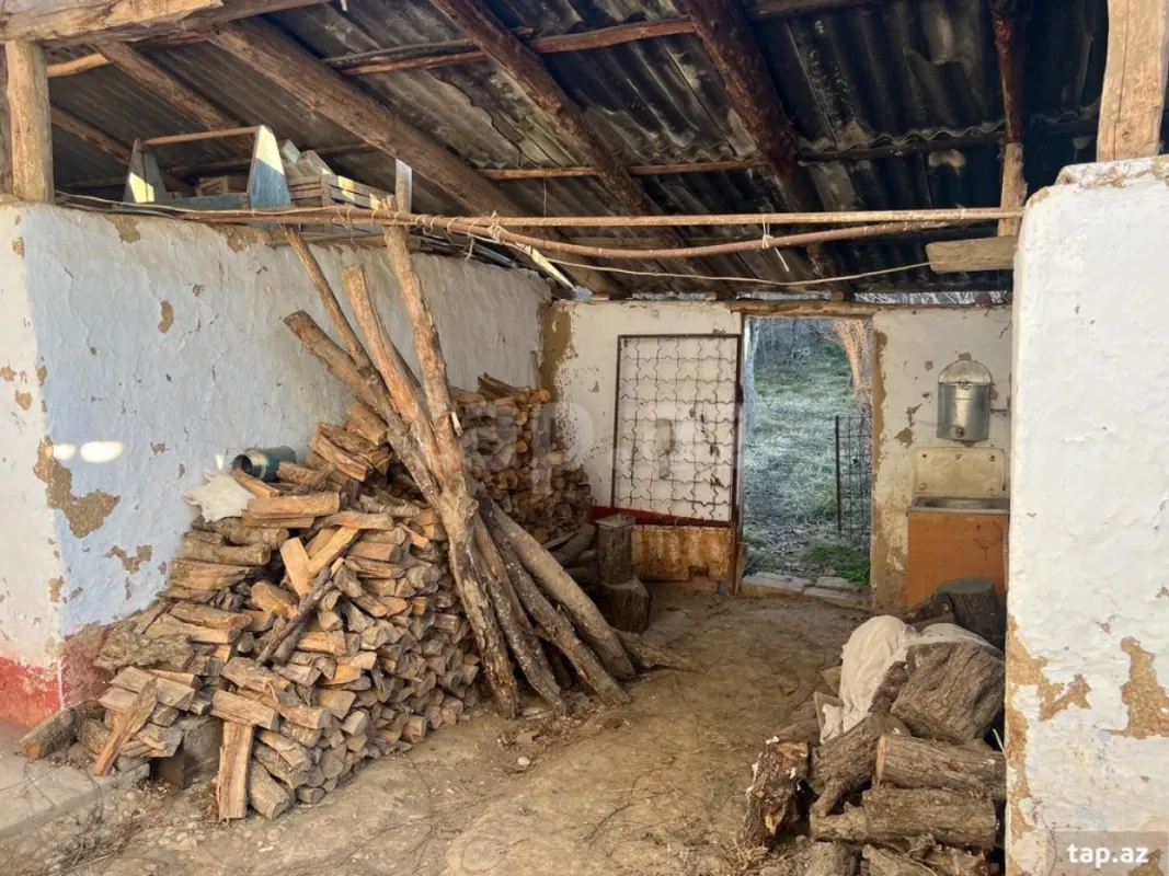 Satılır 4 otaqlı həyət evi