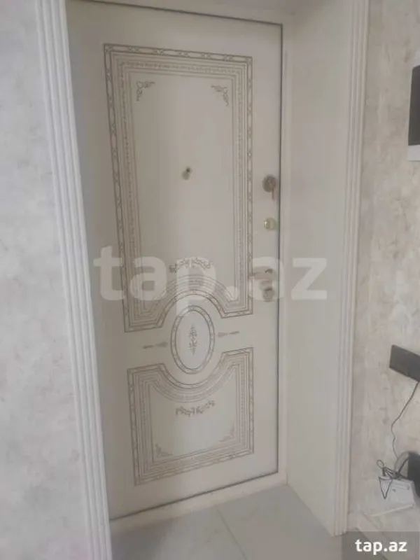 Satılır 4 otaqlı yeni tikili 180 m²