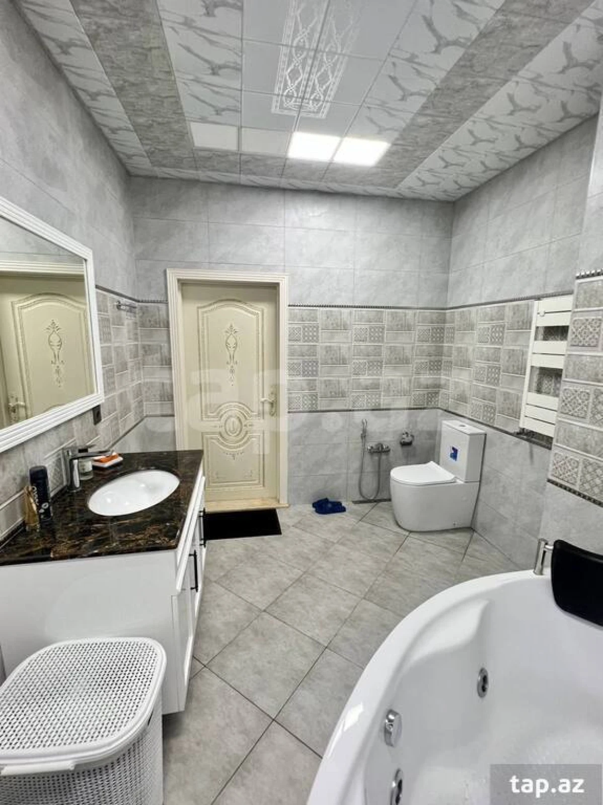 Satılır 4 otaqlı yeni tikili 180 m²