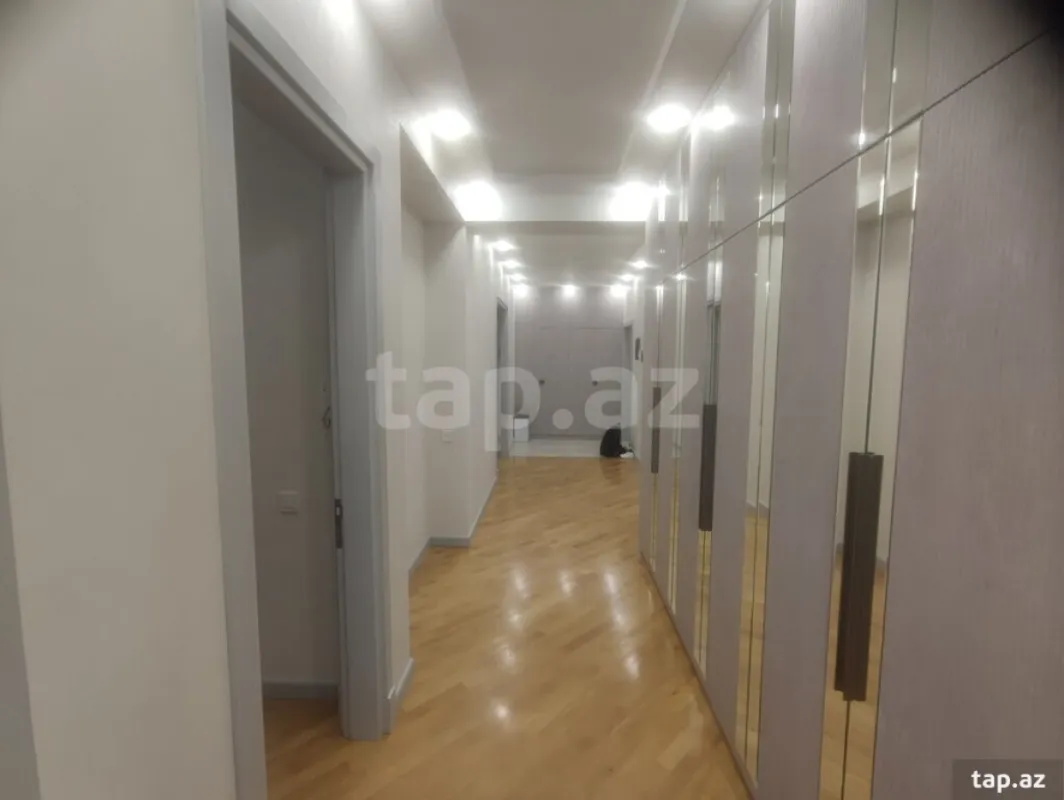 Kirayə verilir 3 otaqlı yeni tikili 141 m²