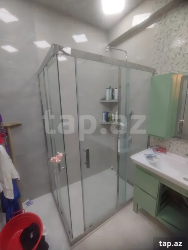 Kirayə verilir 3 otaqlı yeni tikili 141 m²