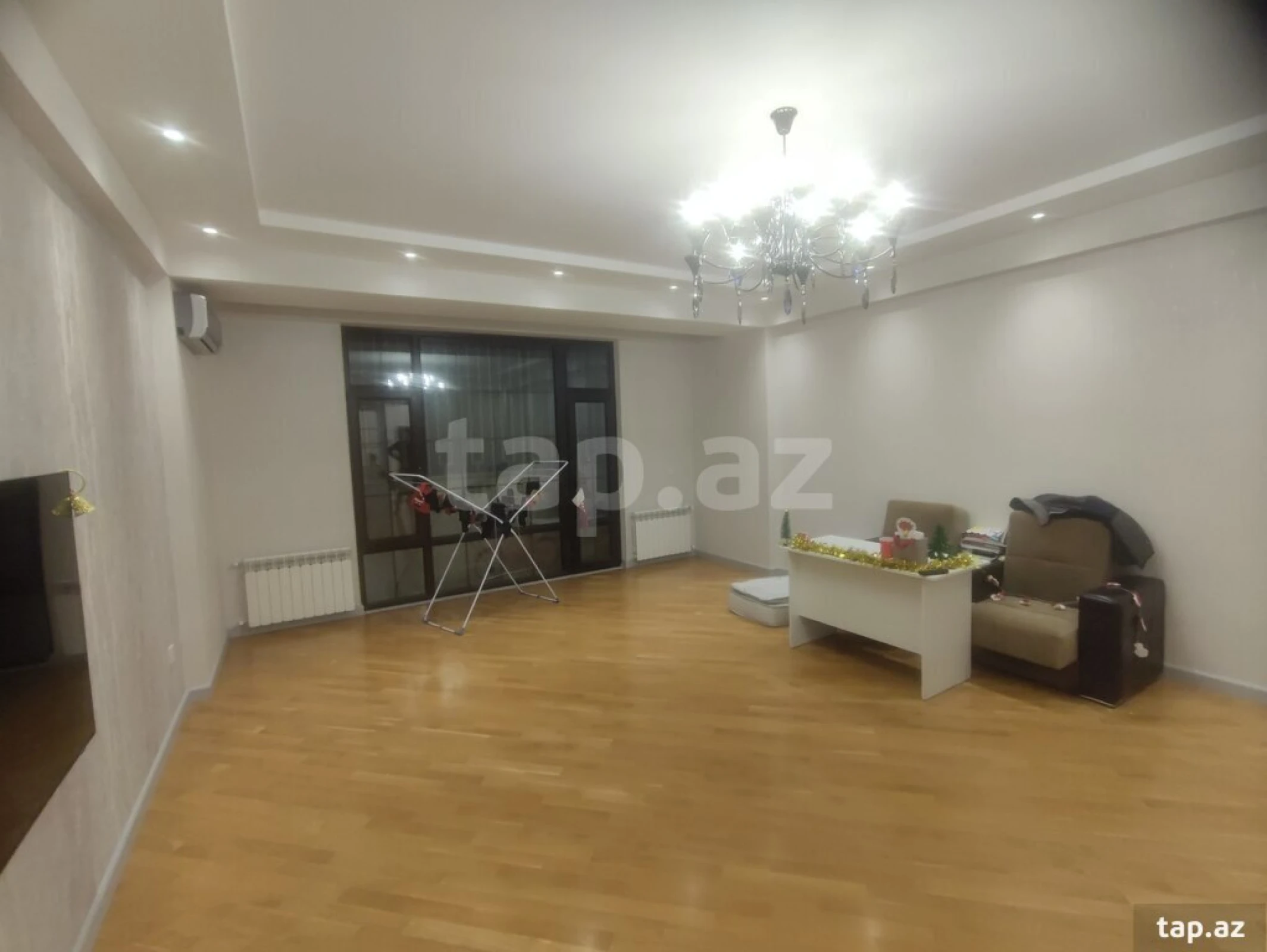 Kirayə verilir 3 otaqlı yeni tikili 141 m²