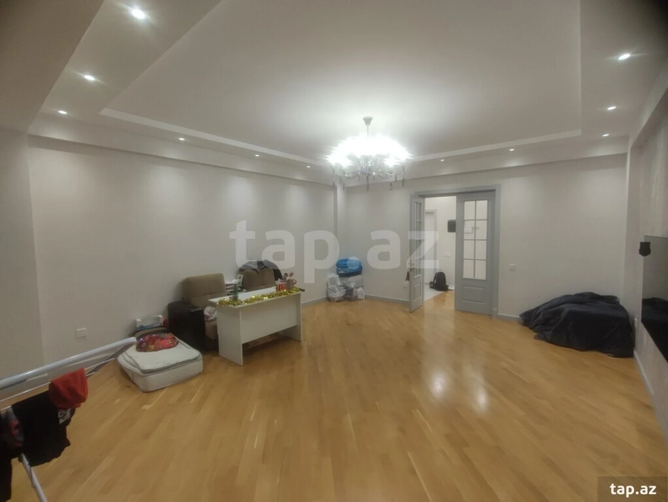Kirayə verilir 3 otaqlı yeni tikili 141 m²