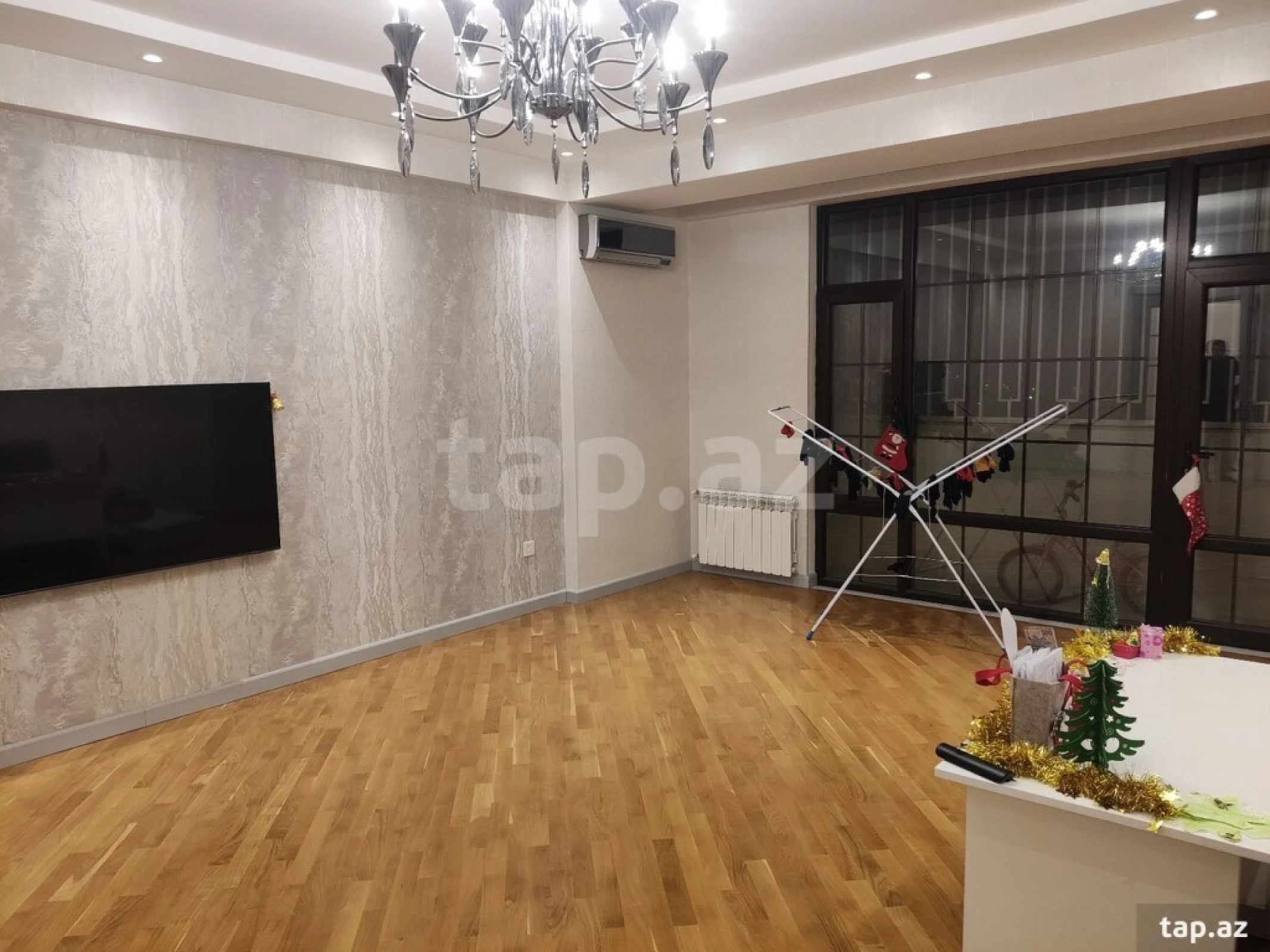 Kirayə verilir 3 otaqlı yeni tikili 141 m²