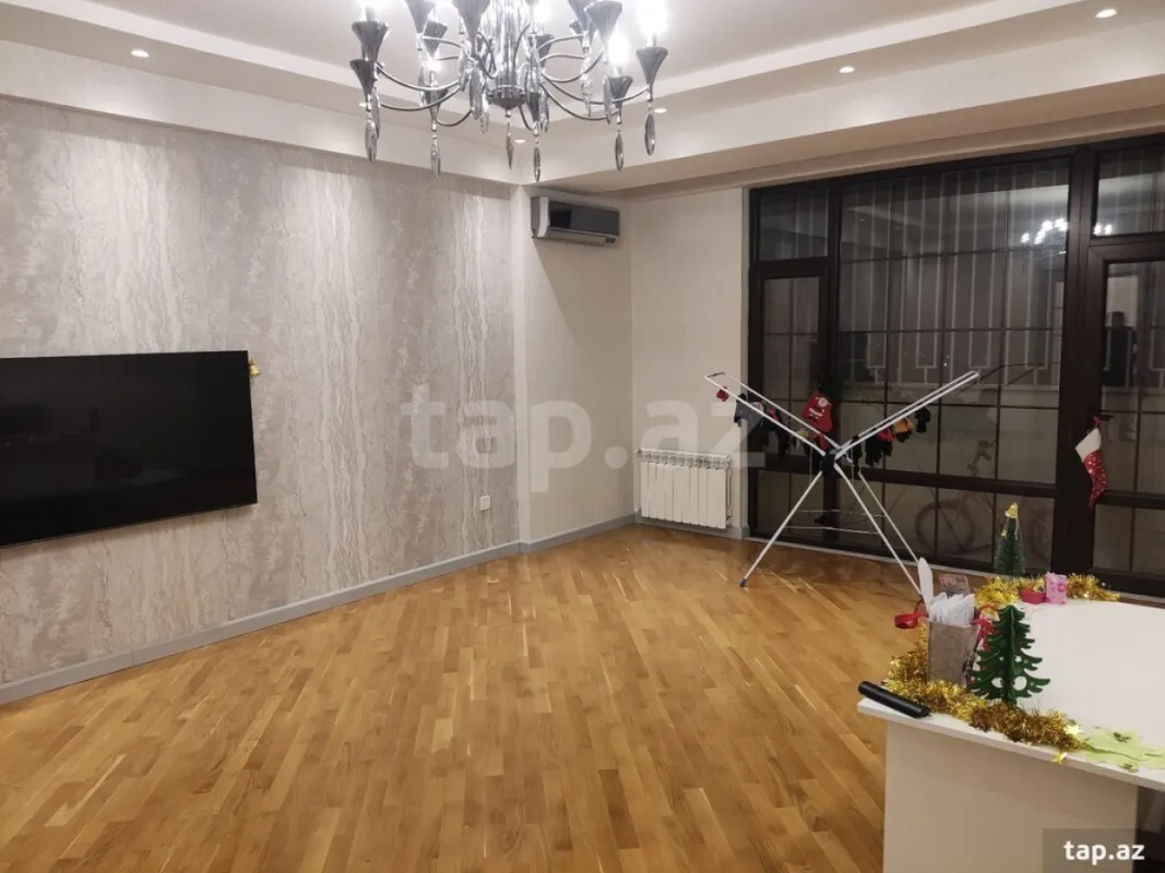 Kirayə verilir 3 otaqlı yeni tikili 141 m²
