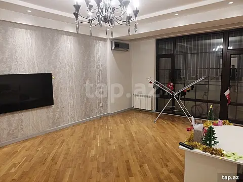 Kirayə verilir 3 otaqlı yeni tikili 141 m²