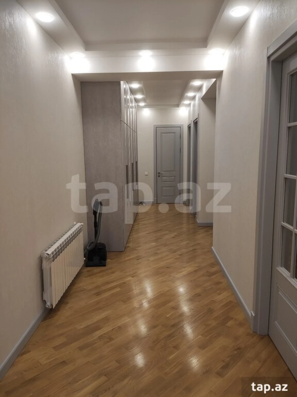 Kirayə verilir 3 otaqlı yeni tikili 141 m²