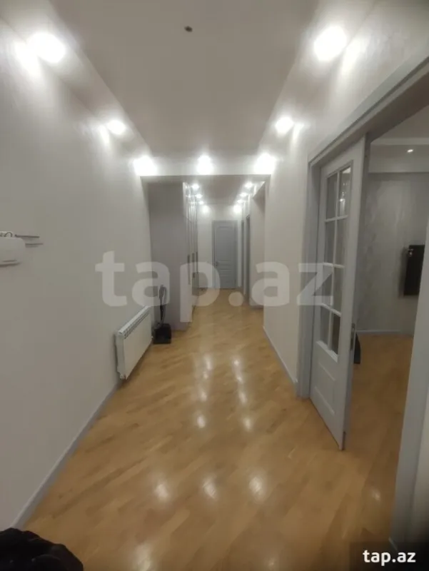 Kirayə verilir 3 otaqlı yeni tikili 141 m²