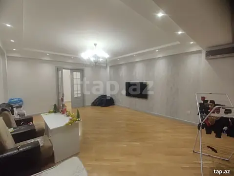 Kirayə verilir 3 otaqlı yeni tikili 141 m²