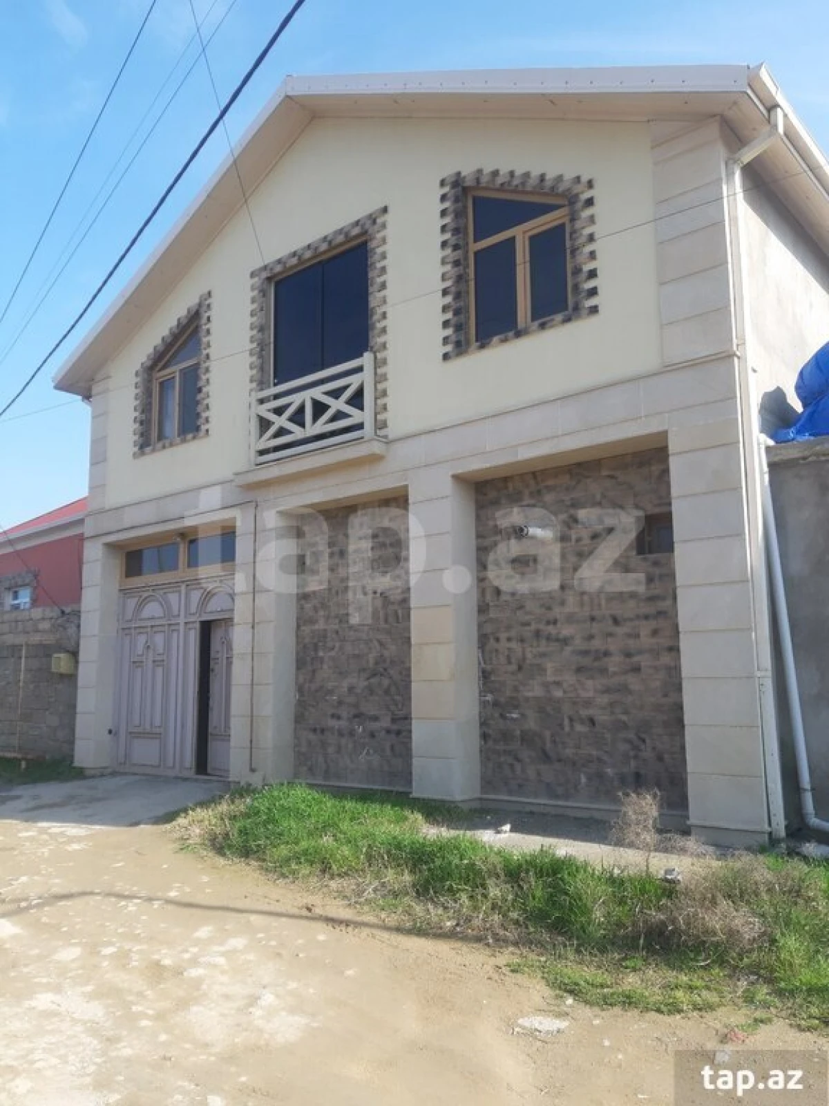 Satılır 5 otaqlı həyət evi