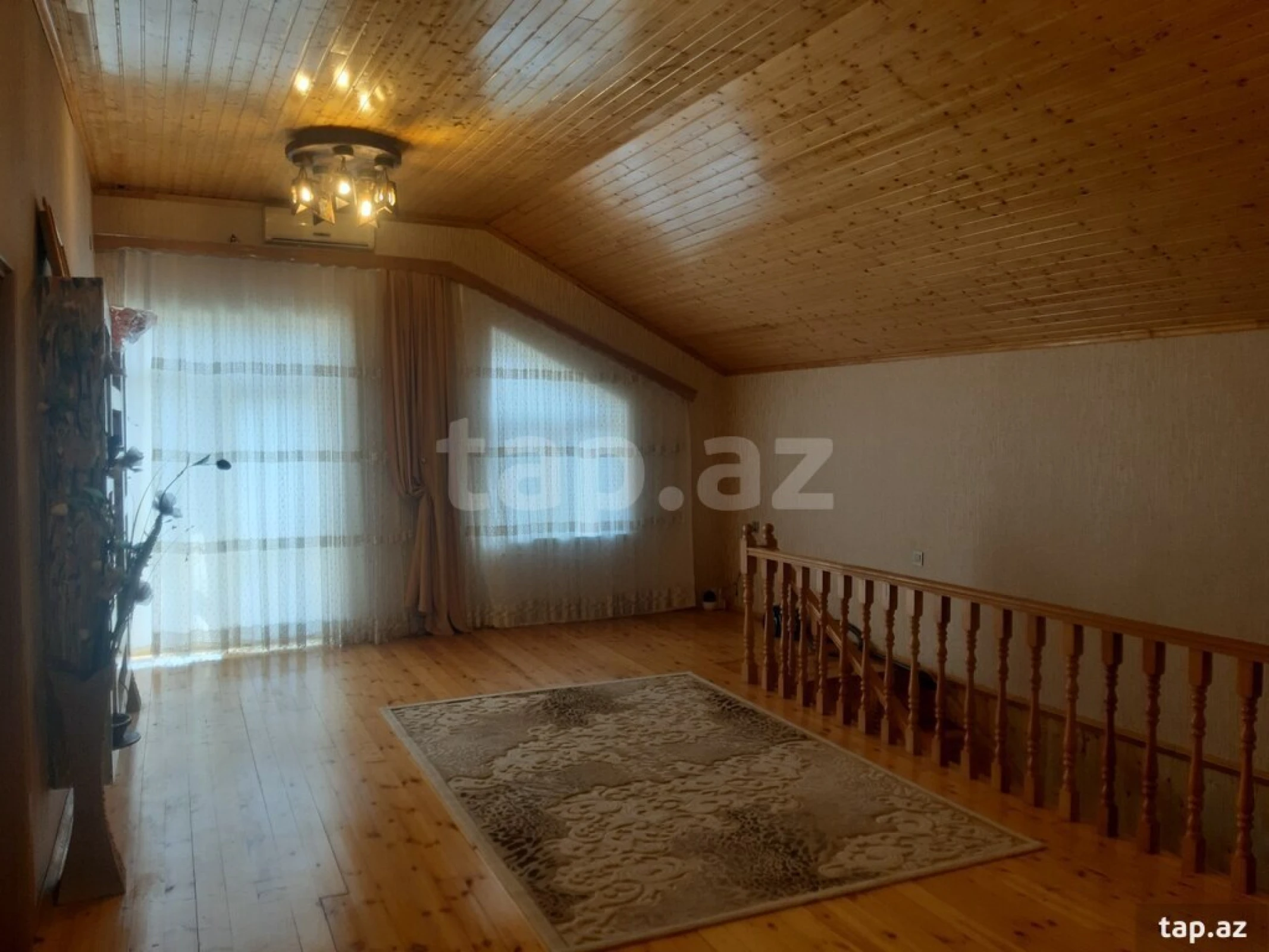 Satılır 5 otaqlı həyət evi