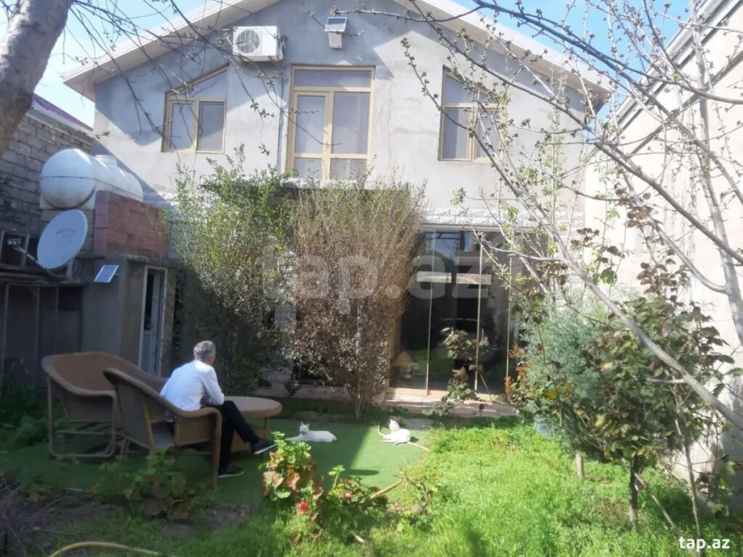 Satılır 5 otaqlı həyət evi