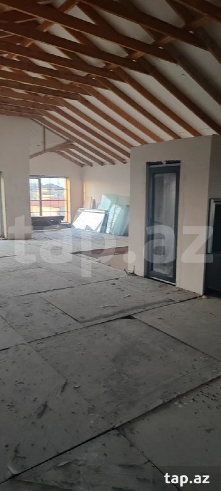 Satılır 4 otaqlı həyət evi