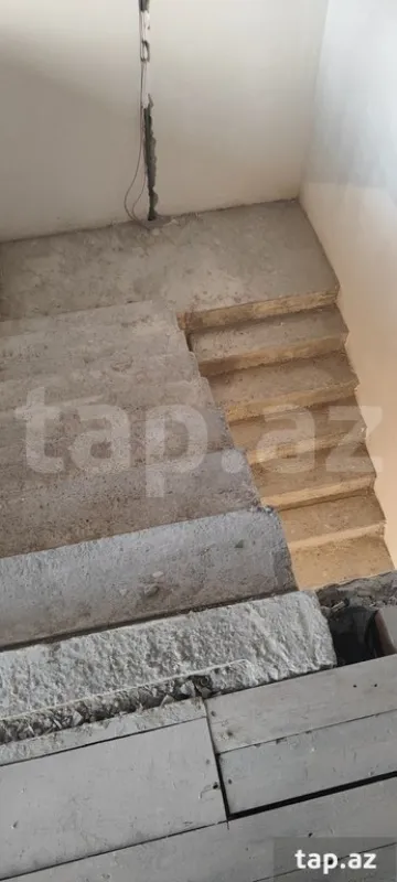 Satılır 4 otaqlı həyət evi