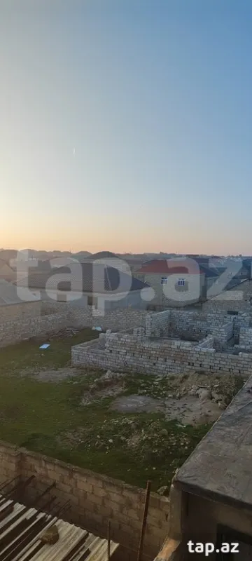 Satılır 4 otaqlı həyət evi