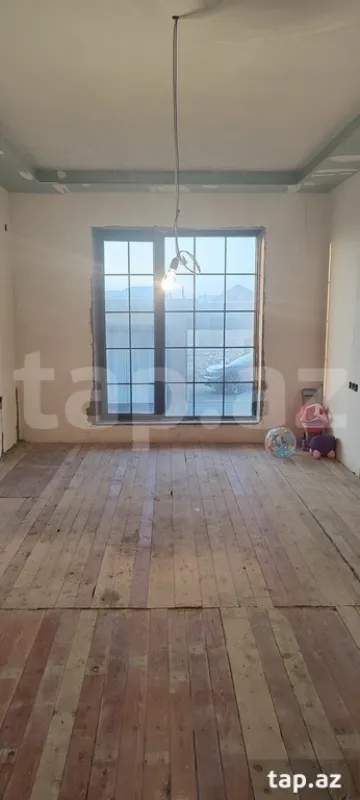 Satılır 4 otaqlı həyət evi