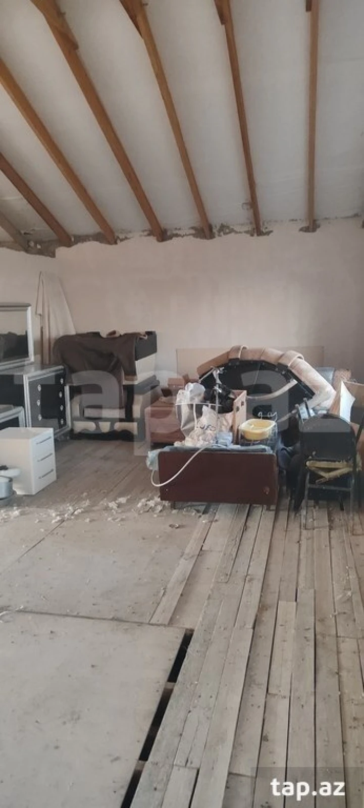 Satılır 4 otaqlı həyət evi