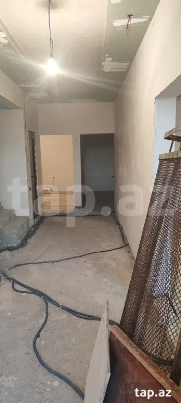 Satılır 4 otaqlı həyət evi