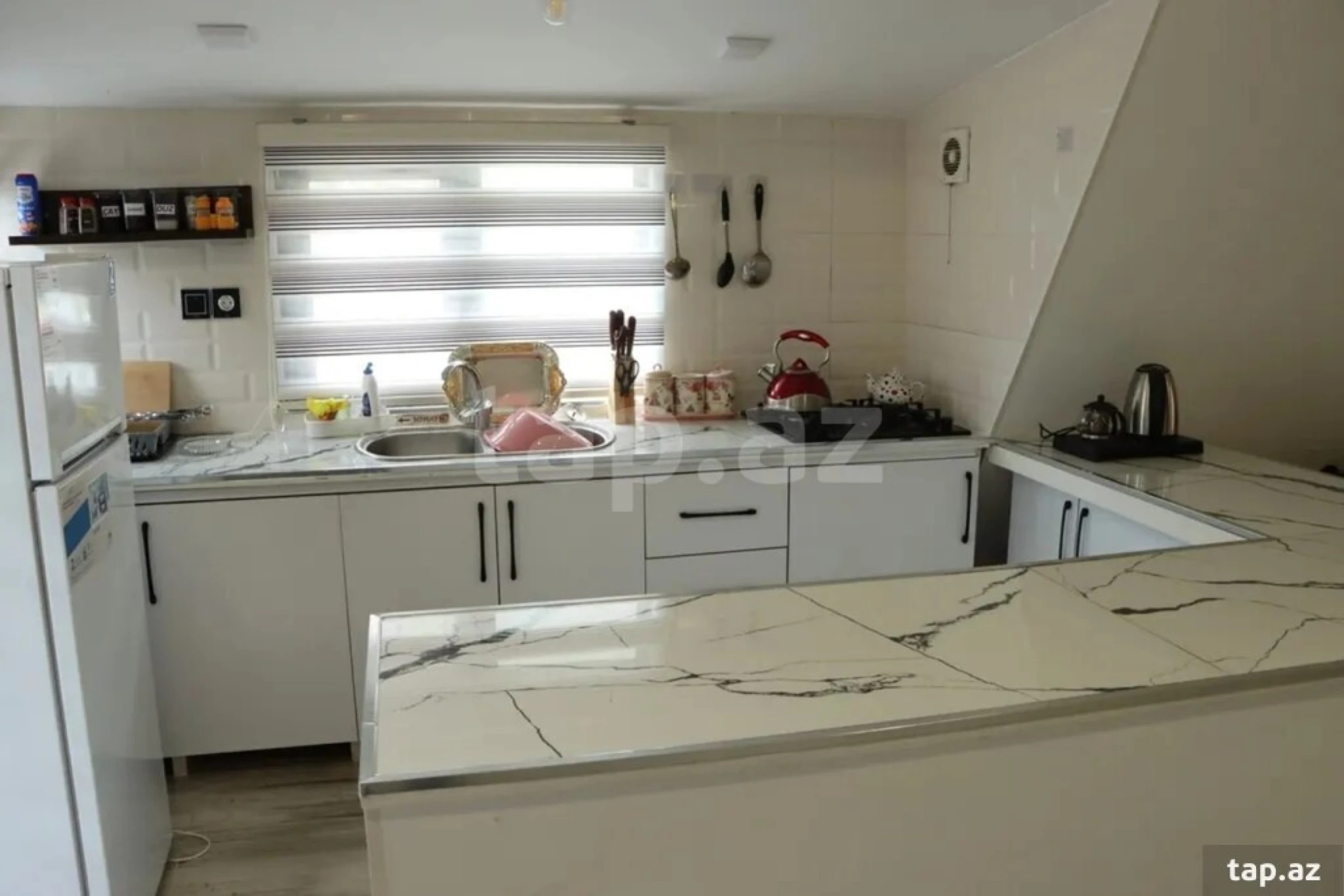 Kirayə verilir 2 otaqlı həyət evi 100 m²